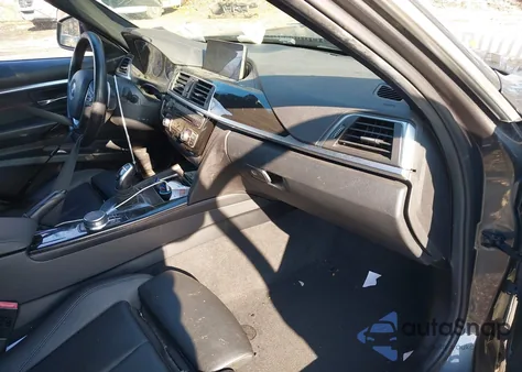 2018 BMW 330I xDrive z USA, uszkodzony, nr VIN WBA8D9C54JEM32983